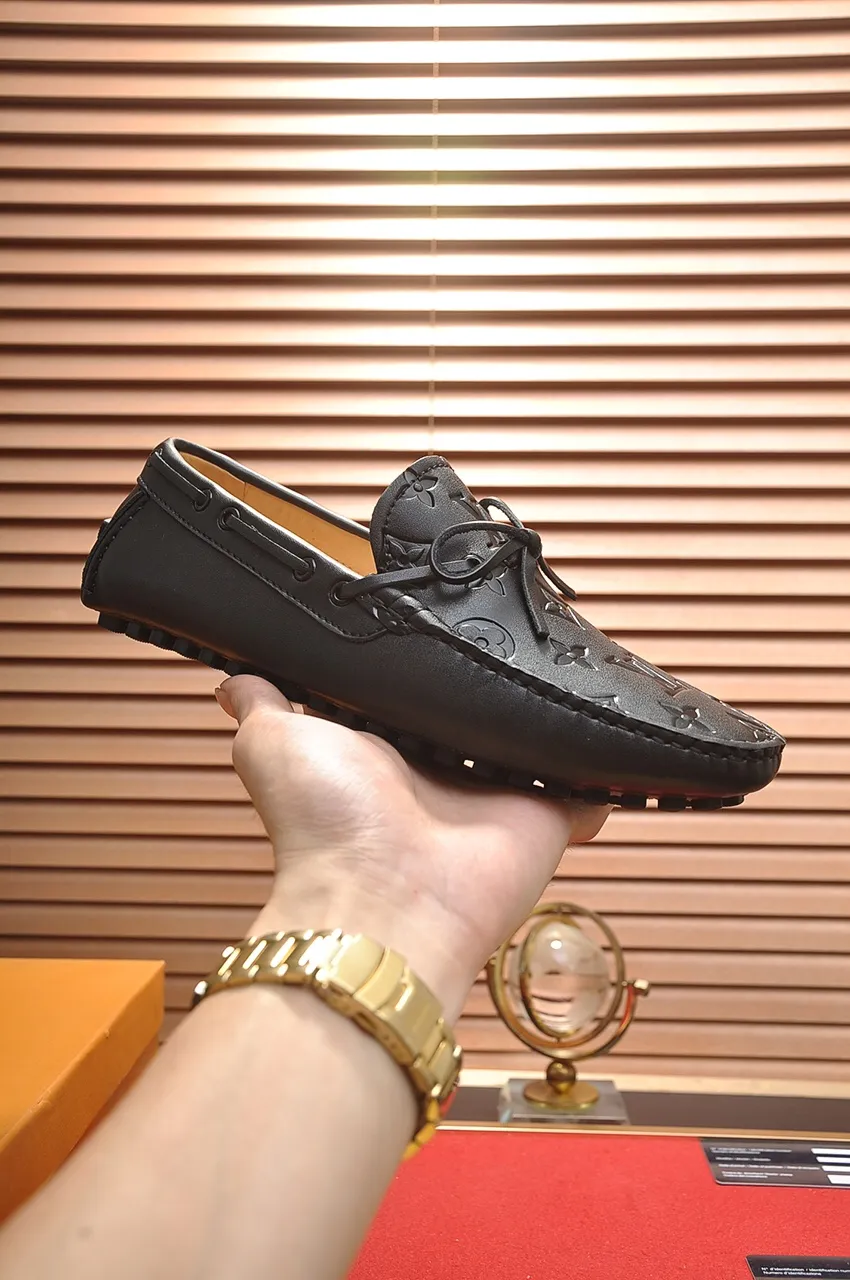 Men's men's shoes 💰420💶 [LV Doudou shoes] (water-dyed cowhide lining) new model is on the market, available on the official website. The new Doudou shoes are processed into single-color materials, and the uppers are made of imported cowhide material. The body of the shoe is fully hemmed with mark thread, and is lined with imported original cowhide leather. The elegant shoe shape is super suitable for all-matching, and the size is 38-44.